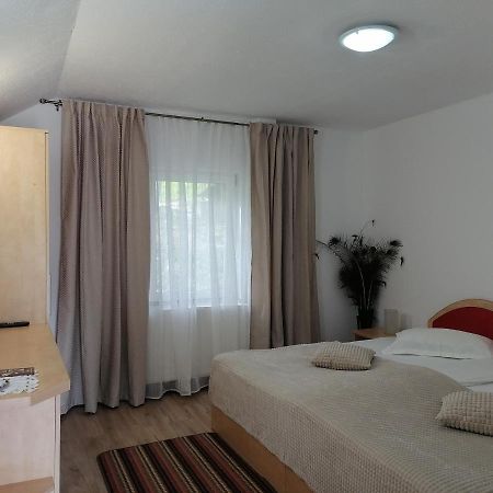 Motorom Hotel Zărneşti Eksteriør billede
