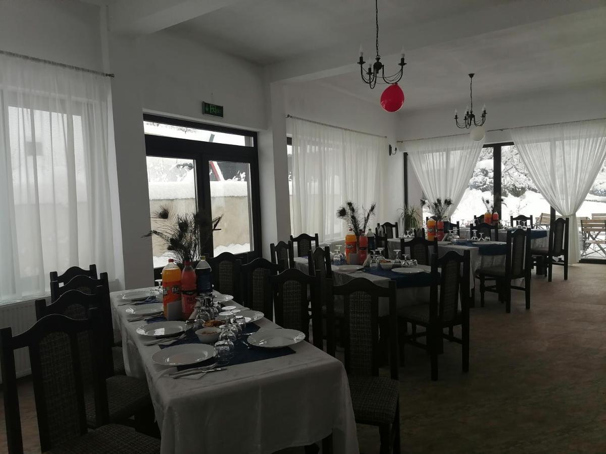 Motorom Hotel Zărneşti Eksteriør billede