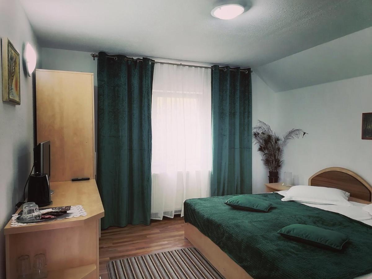 Motorom Hotel Zărneşti Eksteriør billede